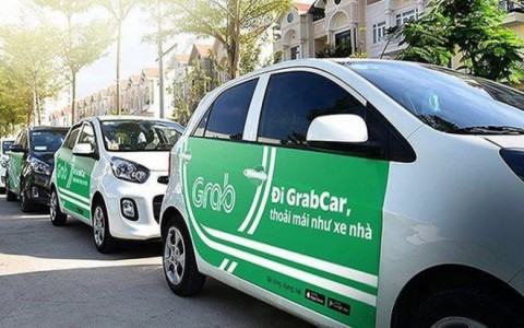 TP.HCM: Xe Grab, xe taxi vẫn hoạt động bình thường, hạn chế phương tiện công cộng