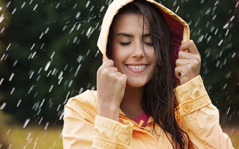 Những lưu ý chăm sóc da mùa mưa