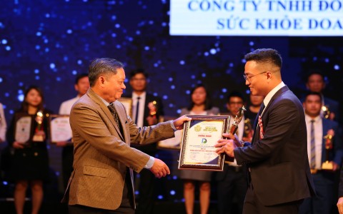 CEO Đỗ Thiện Duy nói gì sau khi nhận Vinh danh TOP 10 Thương hiệu xuất sắc ba miền năm 2022